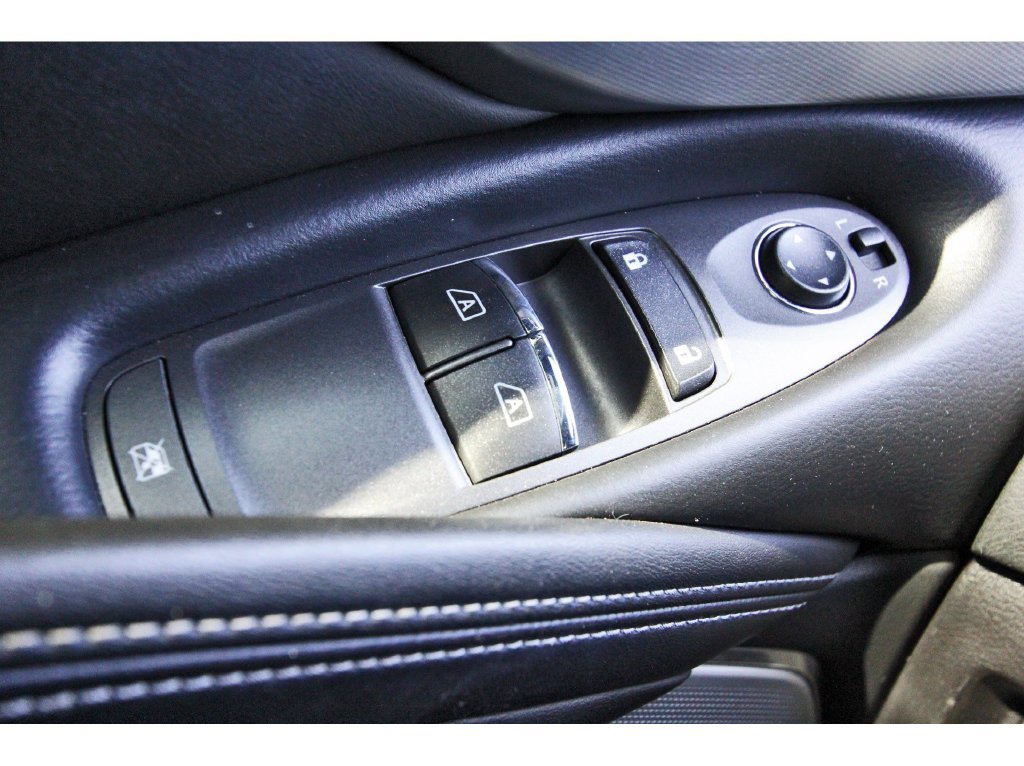 Used 2022 INFINITI Q60 3.0t Luxe w/ Cargo Package RWD image 23