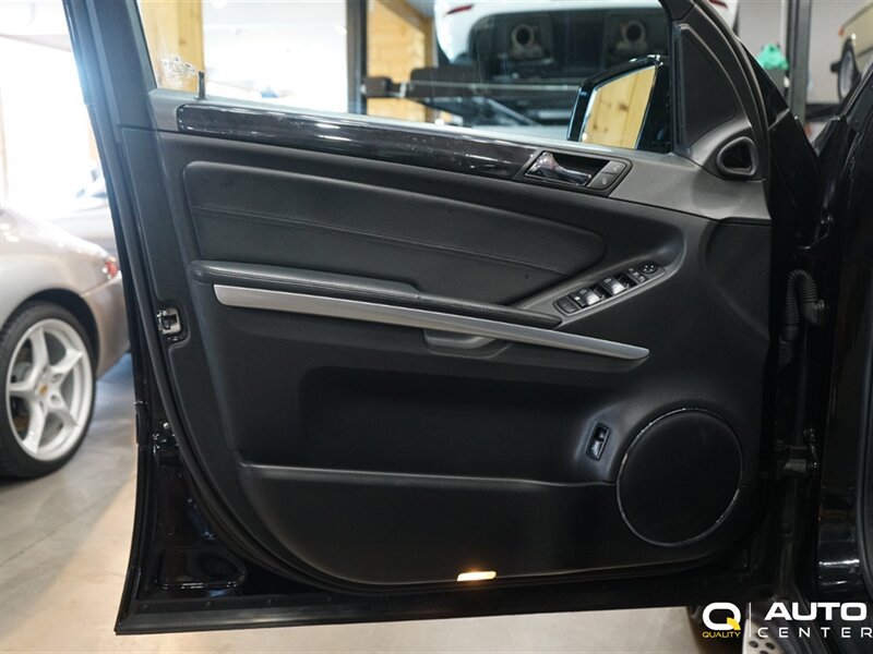 Used 2011 Mercedes-Benz ML 63 AMG 4MATIC image 12
