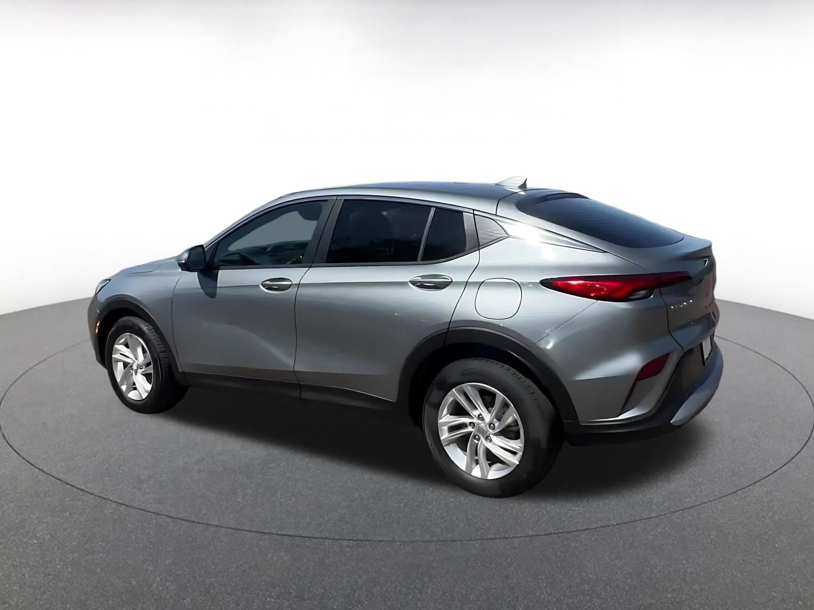 Used 2025 Buick Envista Preferred image 10