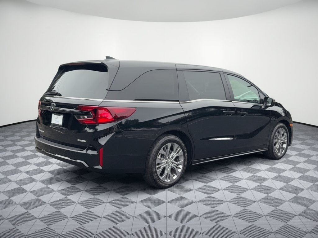 Certified 2025 Honda Odyssey Touring image 9