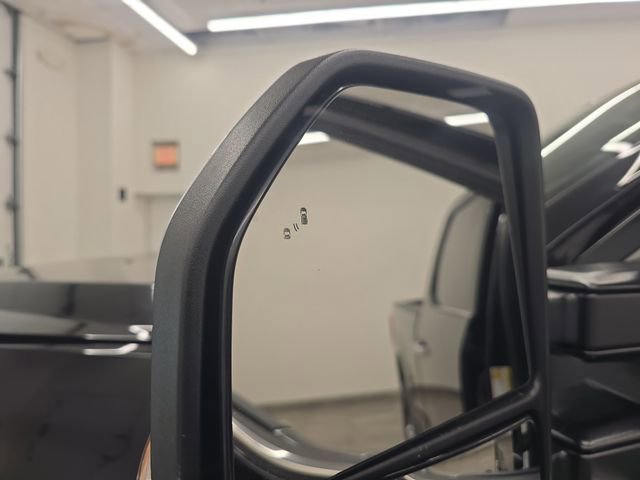 Used 2022 Ford F350 Platinum w/ FX4 Off-Road Package image 43