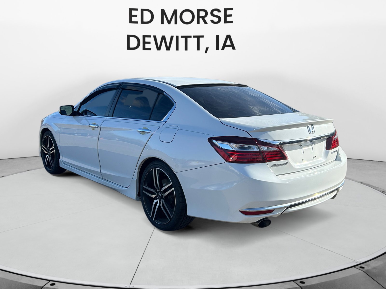 Used 2017 Honda Accord Sport image 3