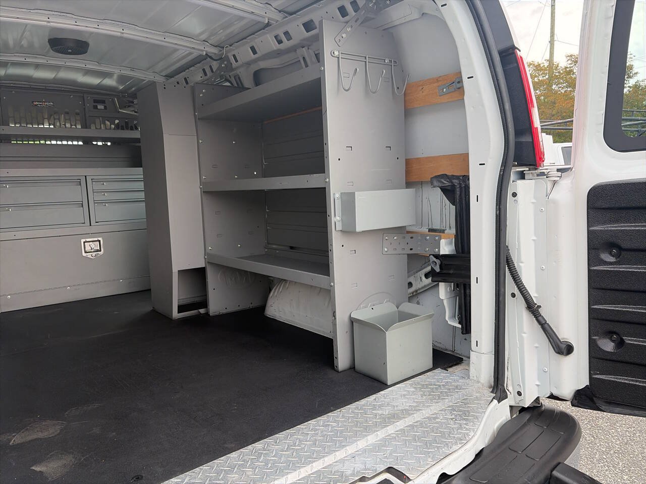 Used 2019 GMC Savana 2500 w/ Driver Convenience Package RWD image 21
