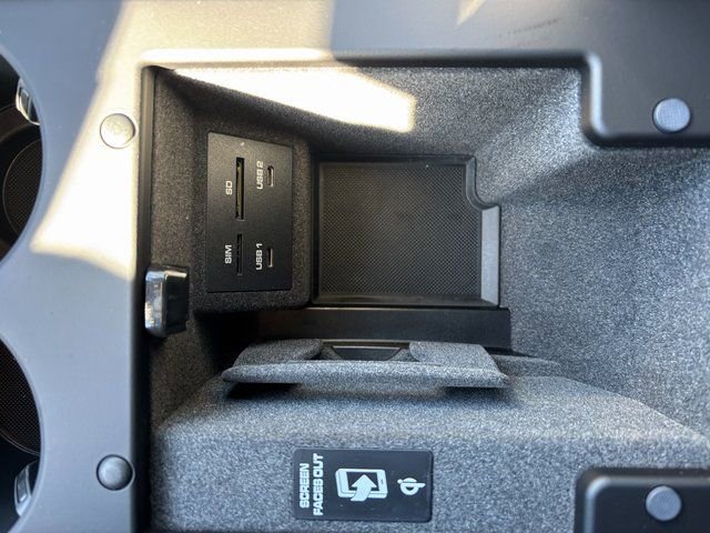 Certified 2026 Porsche Macan AWD/4WD image 22