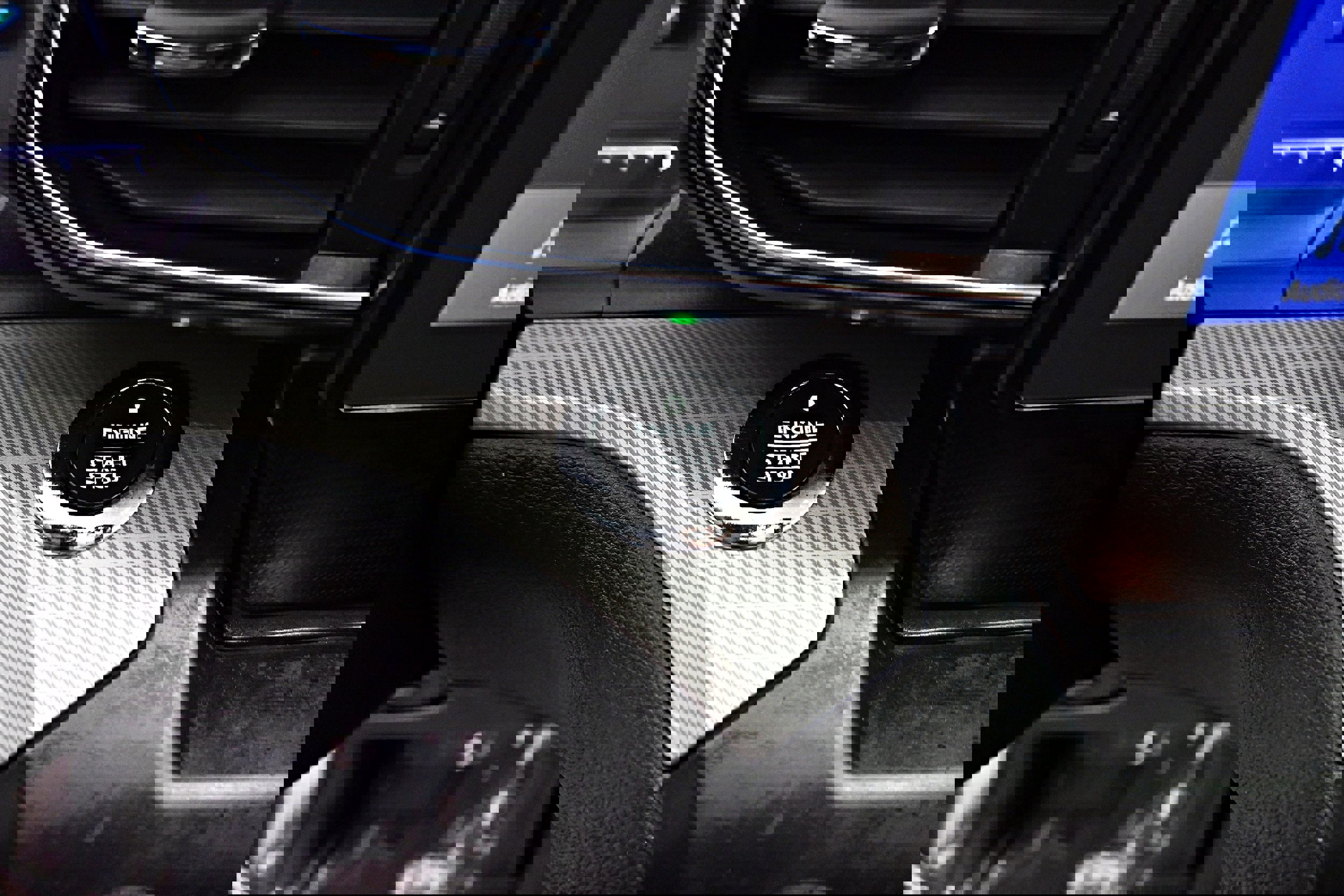 Used 2020 Ford Explorer XLT w/ Equipment Group 202A image 10