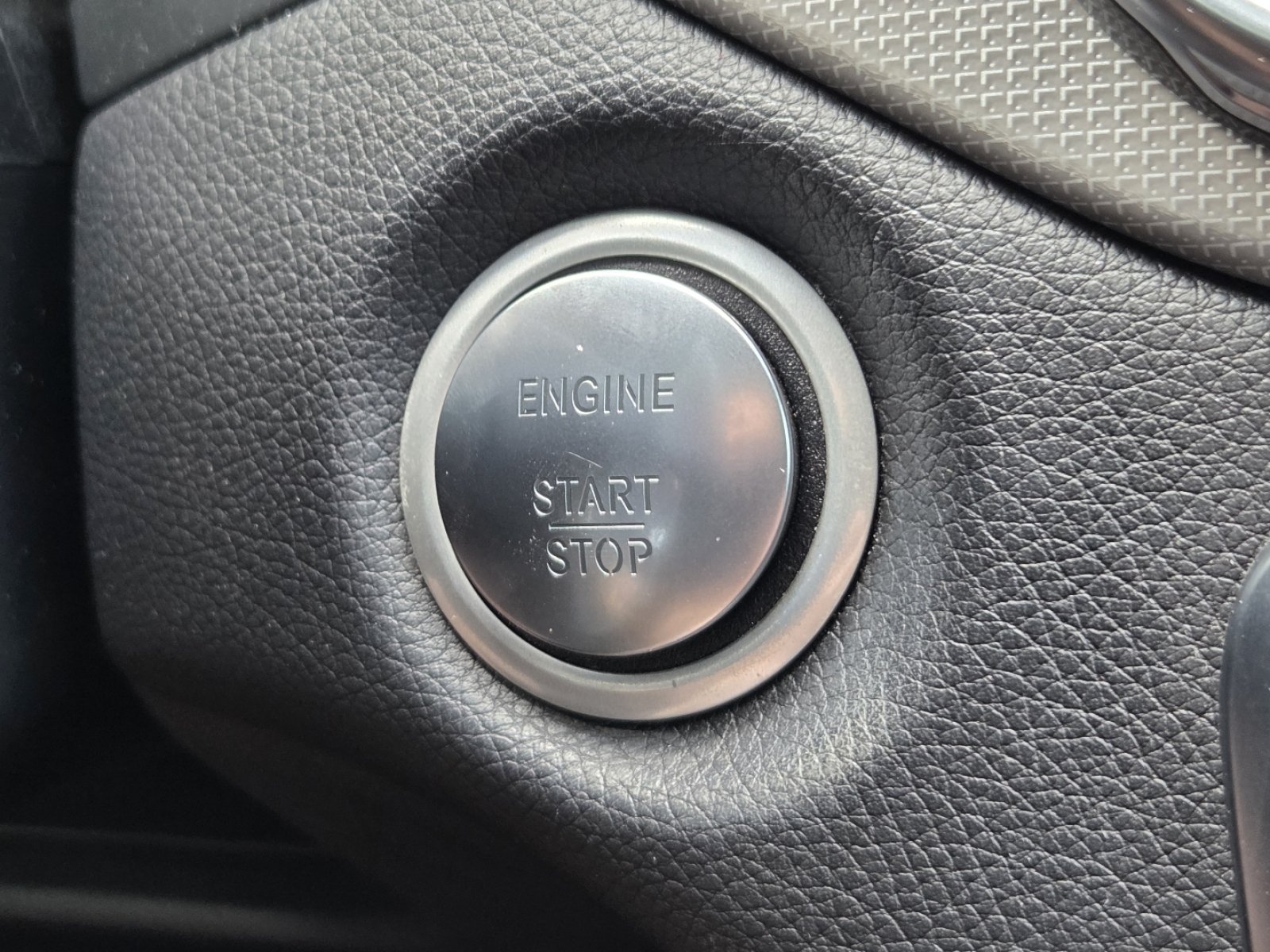 Used 2020 Mercedes-Benz GLA 250 4MATIC image 32