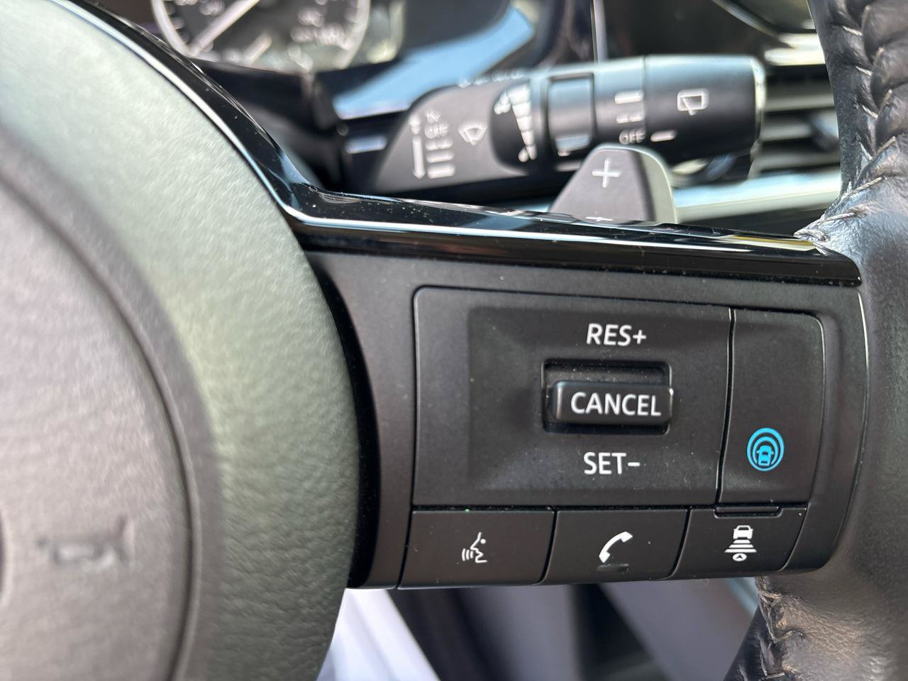 Used 2022 Nissan Pathfinder SL AWD/4WD image 19