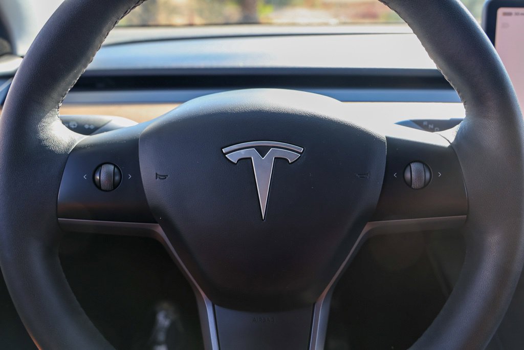 Used 2023 Tesla Model Y Long Range AWD/4WD image 27