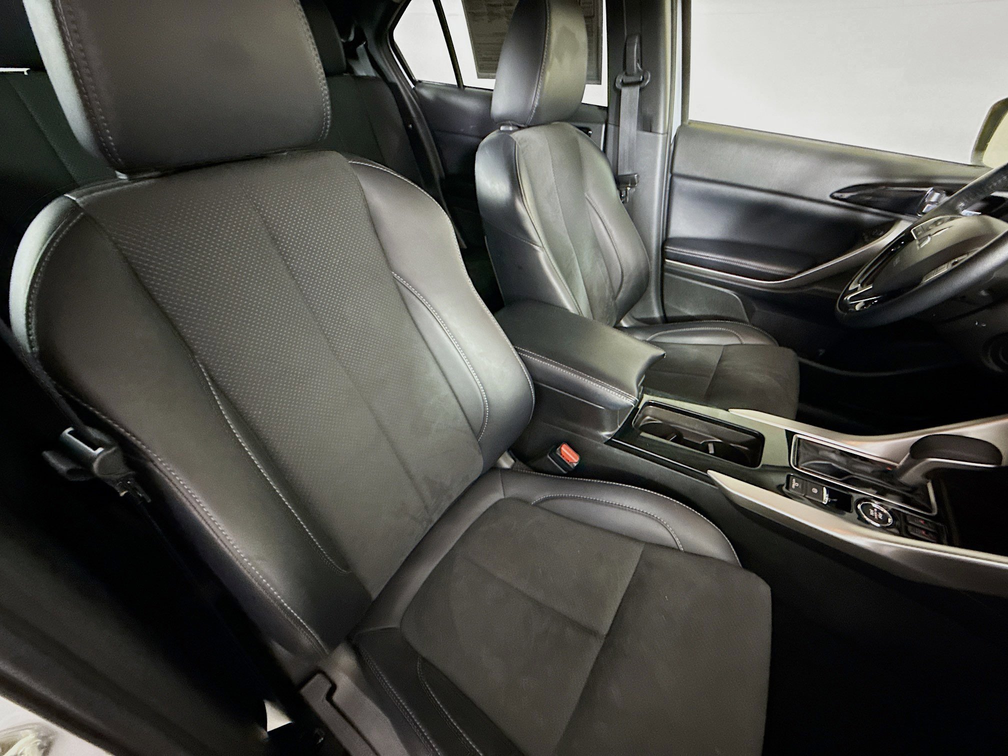 Used 2024 Mitsubishi Eclipse Cross SE image 35