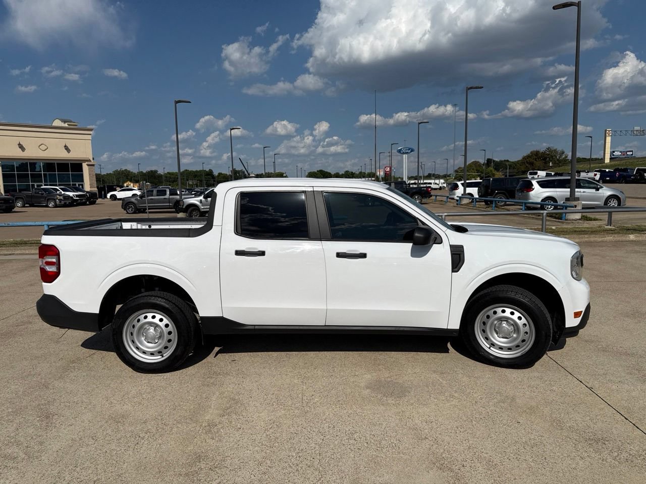 Used 2022 Ford Maverick XL FWD image 17