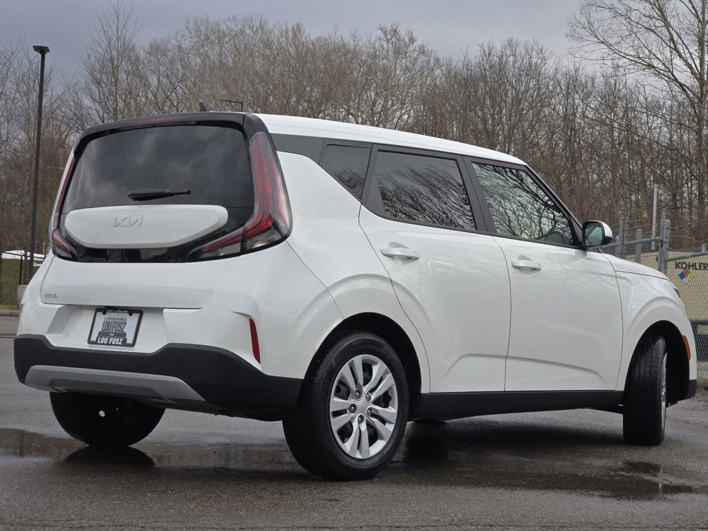 Used 2023 Kia Soul LX image 13