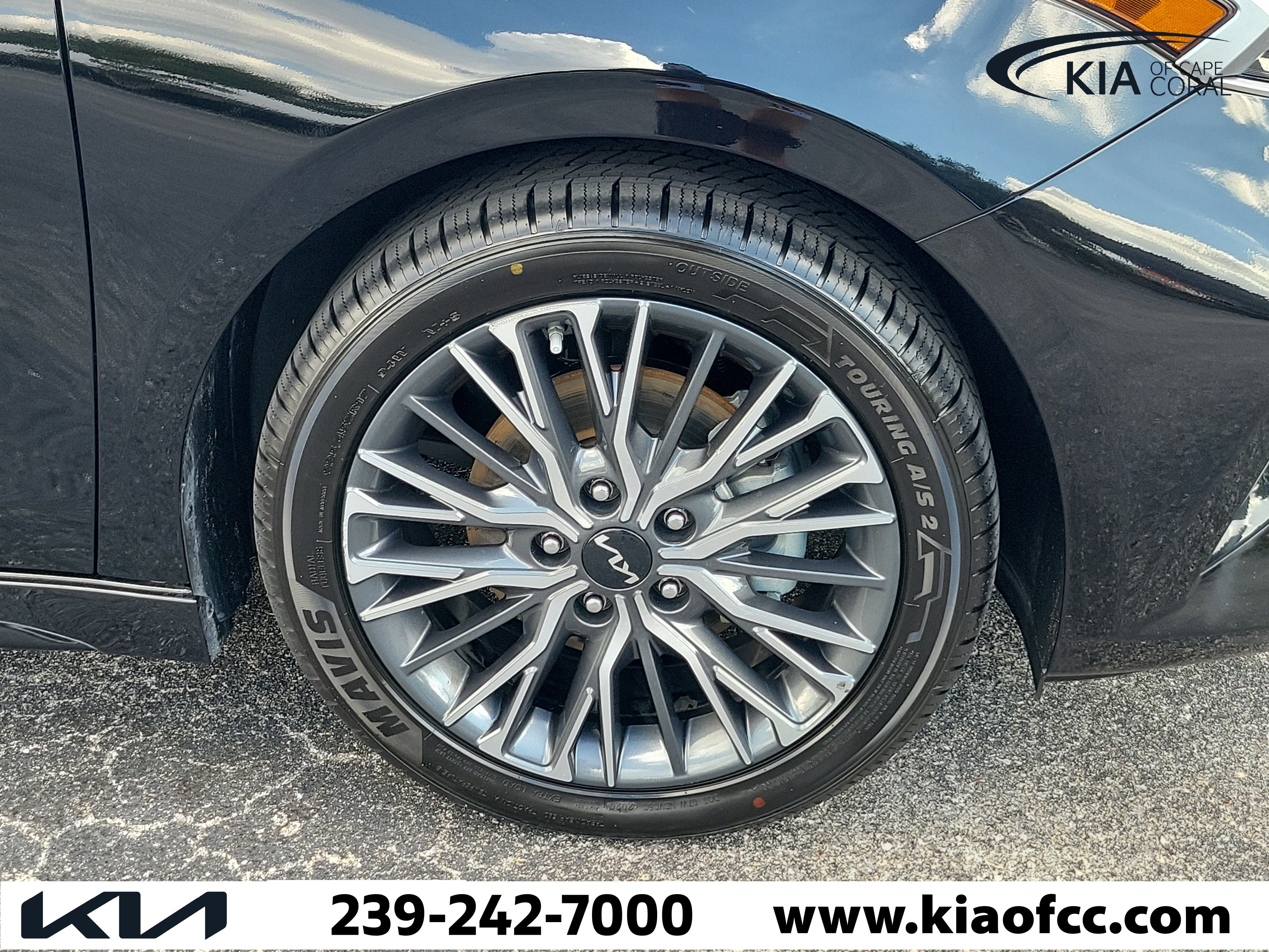 Certified 2023 Kia Forte GT-Line FWD image 7