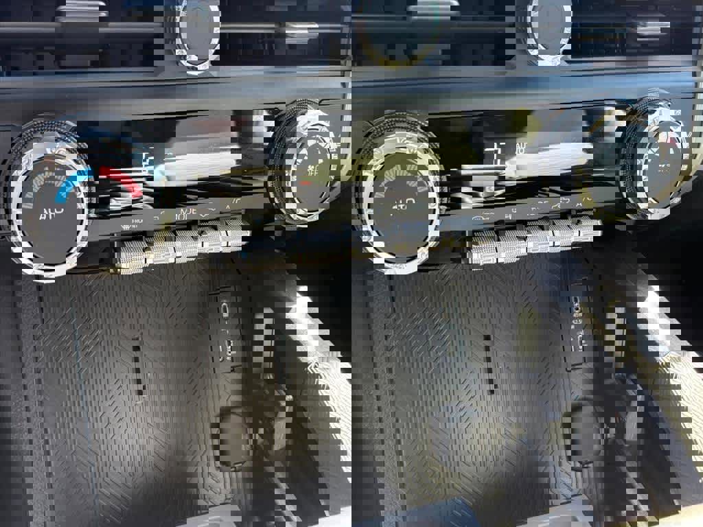 Used 2026 Toyota Tacoma TRD Off-Road image 15