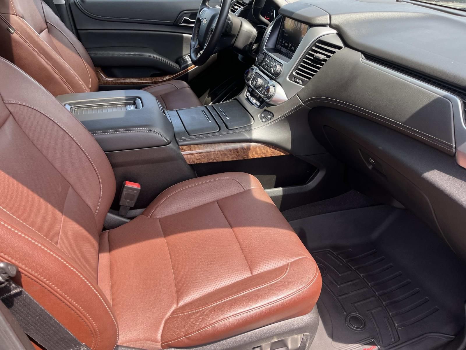 Used 2020 Chevrolet Suburban Premier w/ Premier Plus Edition AWD/4WD image 27