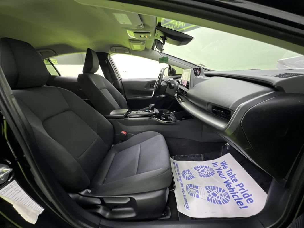 Used 2023 Toyota Prius LE FWD image 28