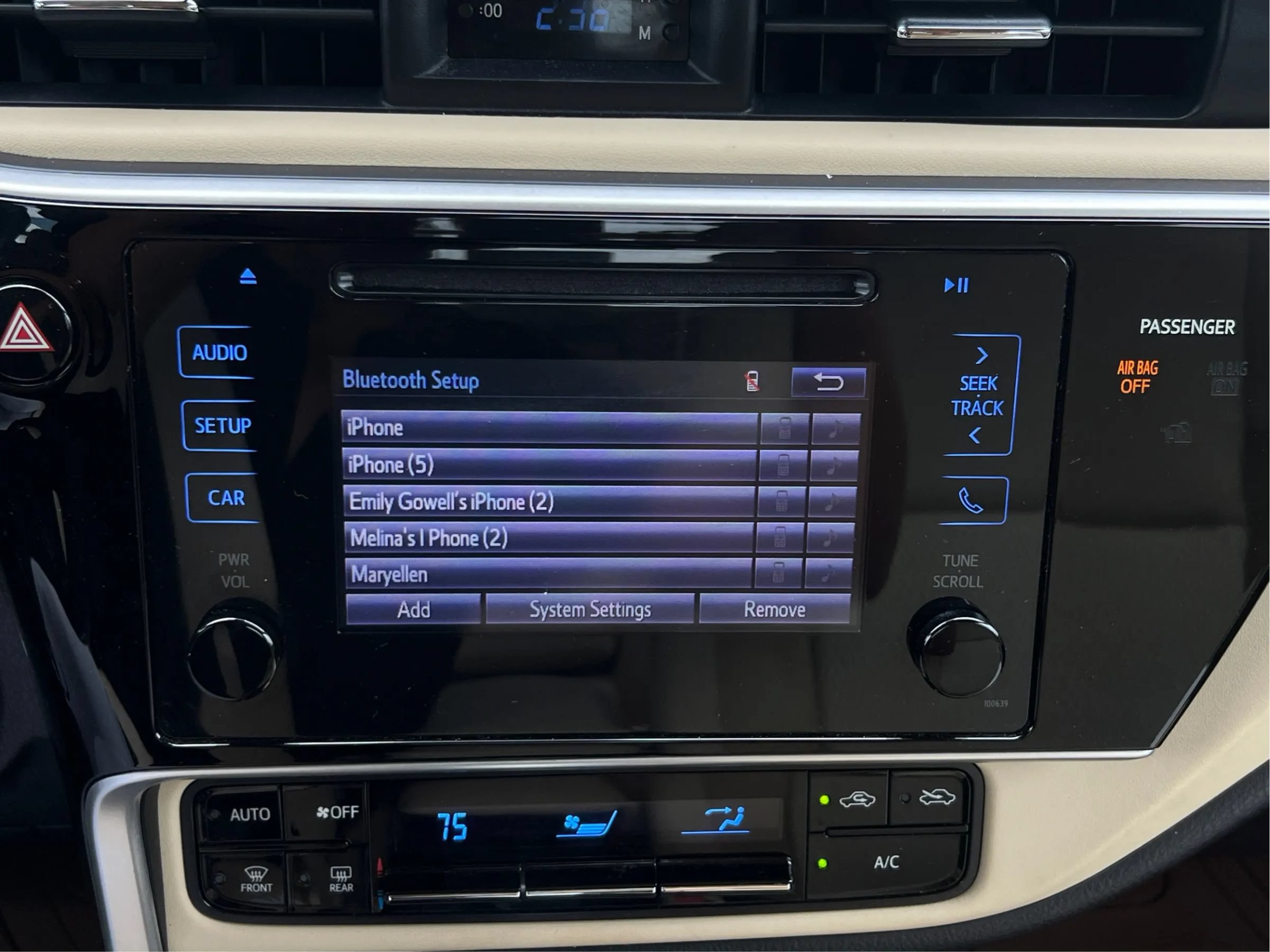 Used 2017 Toyota Corolla LE FWD image 19
