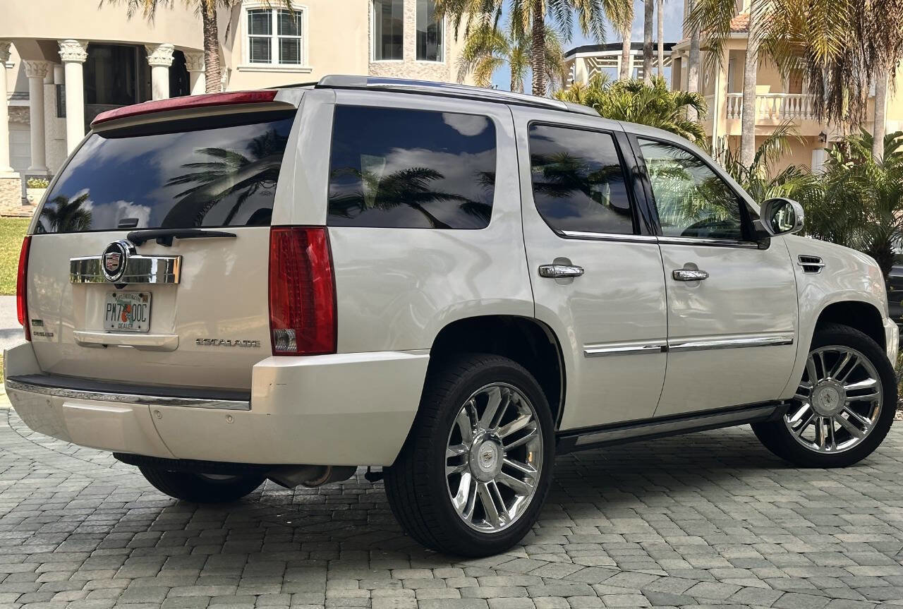 Used 2011 Cadillac Escalade Platinum image 5