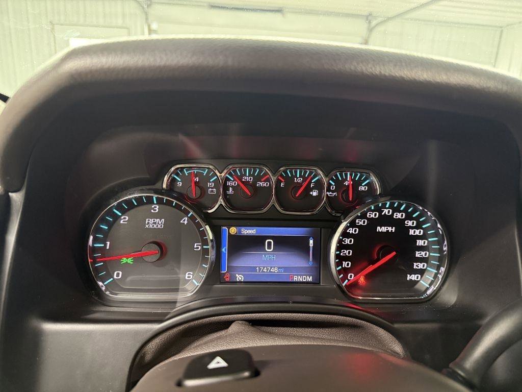 Used 2015 Chevrolet Suburban LTZ image 19