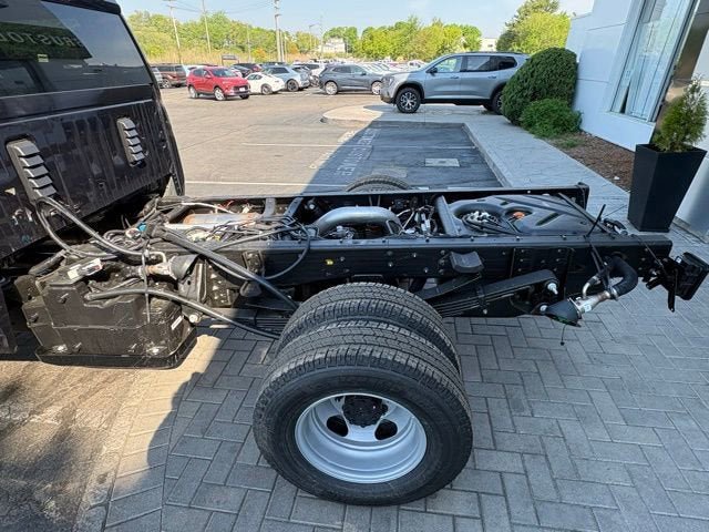 New 2026 GMC Sierra 3500 SLE w/ SLE Convenience Package AWD/4WD image 11