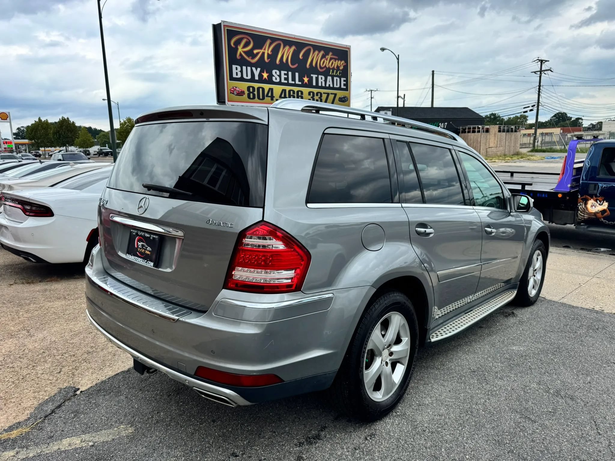 Used 2010 Mercedes-Benz GL 450 4MATIC image 3