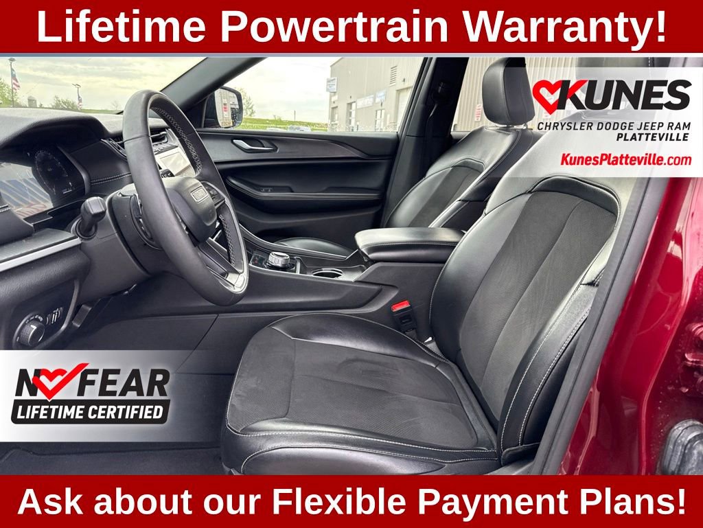 Used 2024 Jeep Grand Cherokee Altitude AWD/4WD image 13