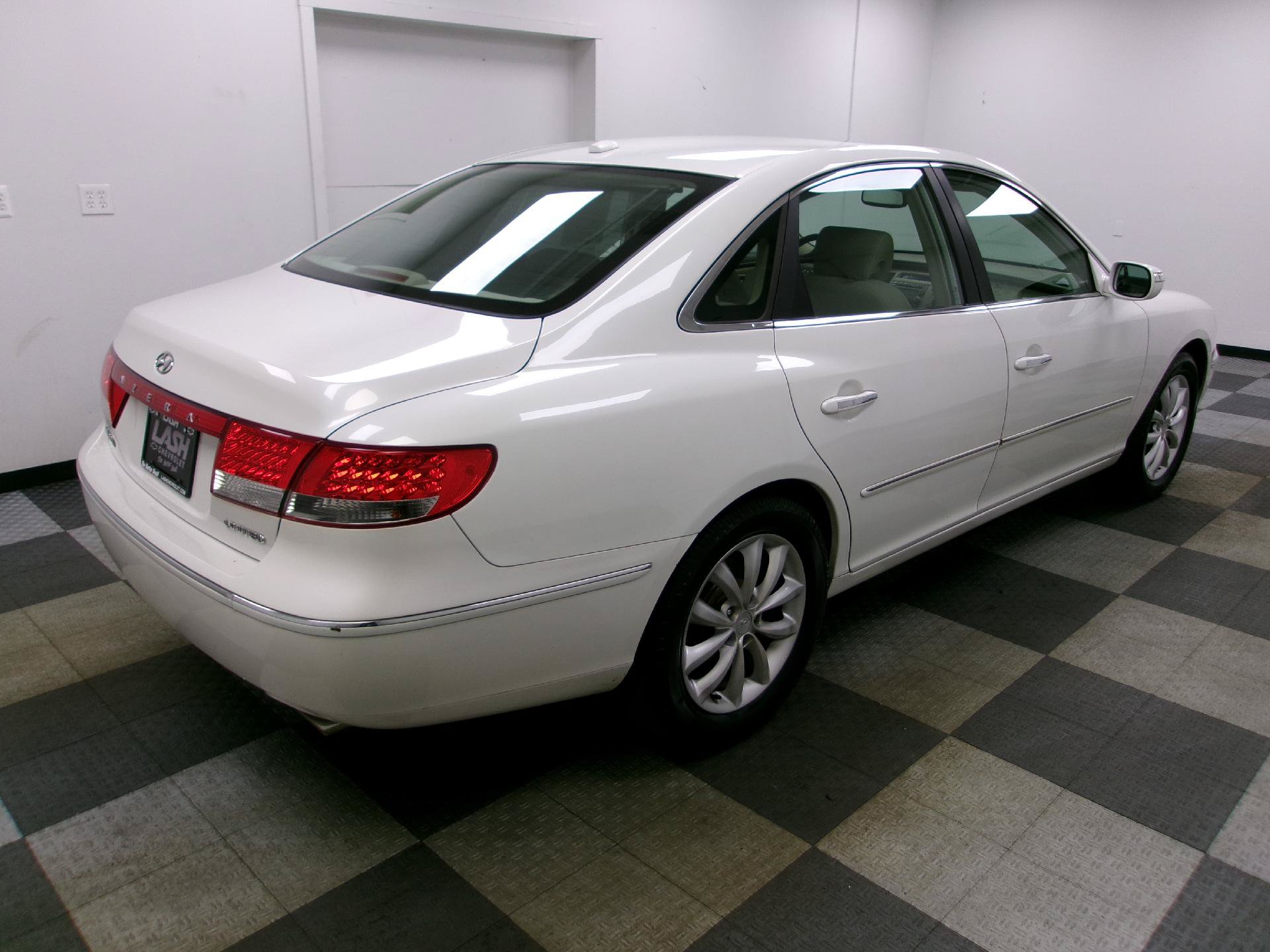 Used 2008 Hyundai Azera Limited FWD image 11