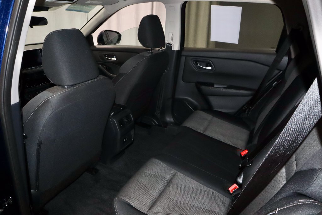 Certified 2026 Nissan Rogue SV FWD image 20