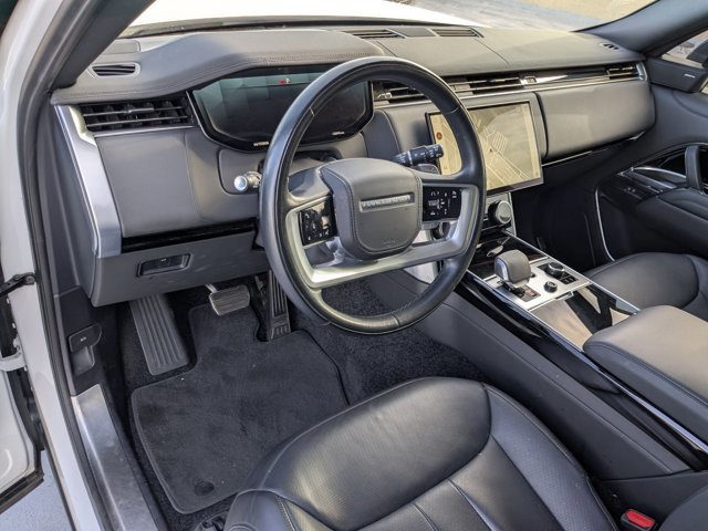 Used 2023 Land Rover Range Rover Long Wheelbase SE image 9