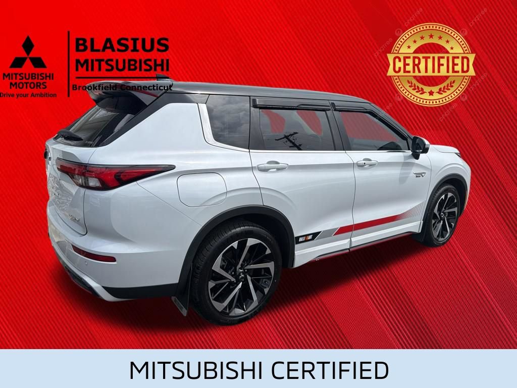 Used 2023 Mitsubishi Outlander 4WD Plug-In Hybrid image 7