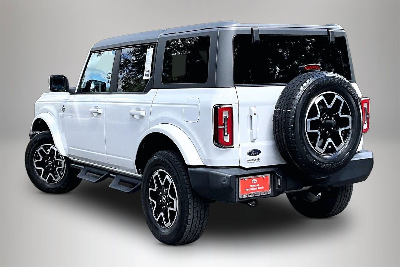 Used 2023 Ford Bronco Outer Banks image 4