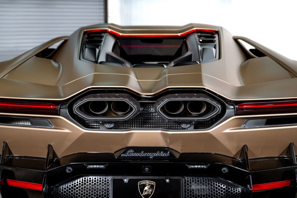 Used 2024 Lamborghini Revuelto AWD/4WD image 13