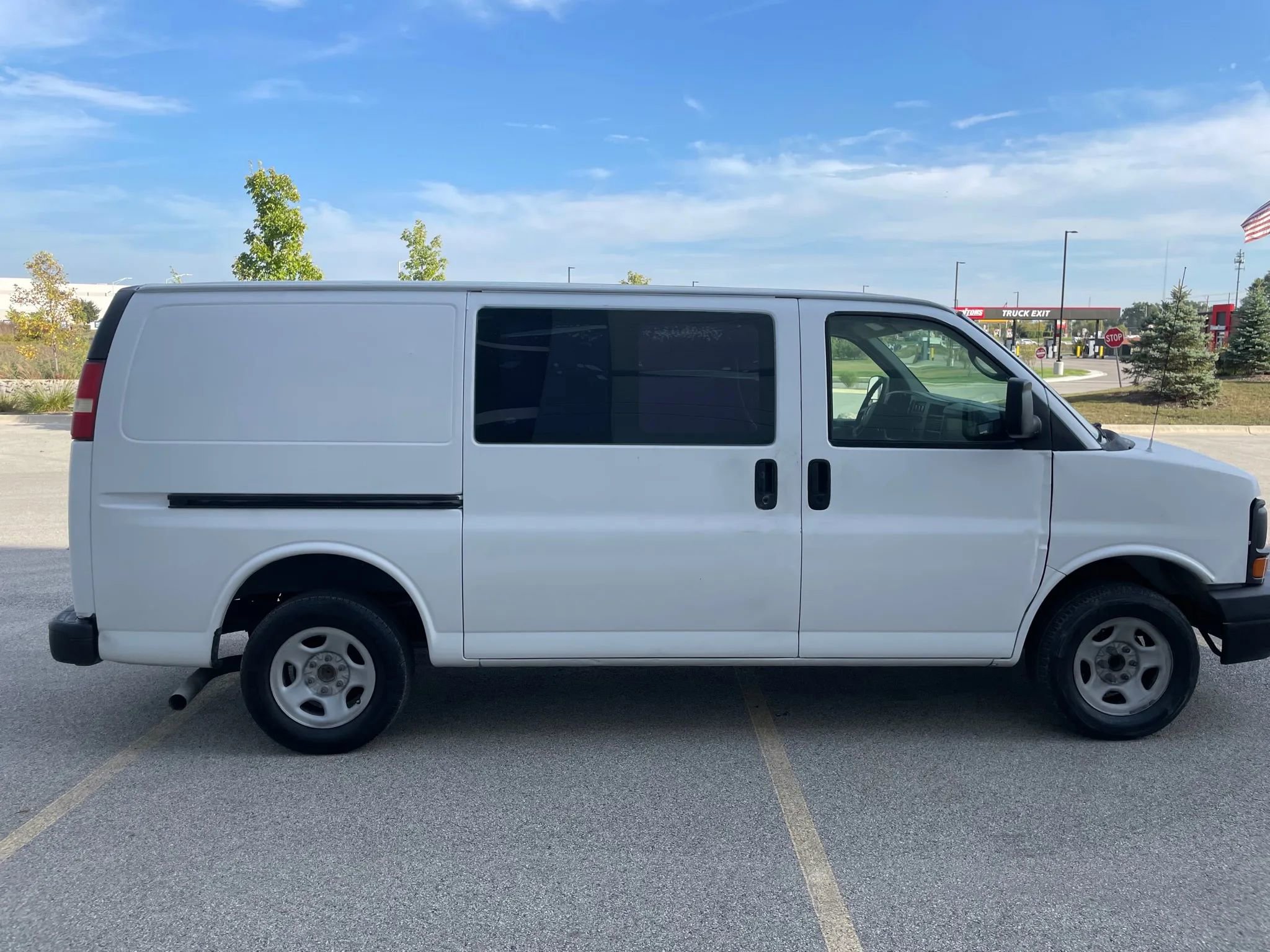 Used 2008 GMC Savana 1500 RWD image 4