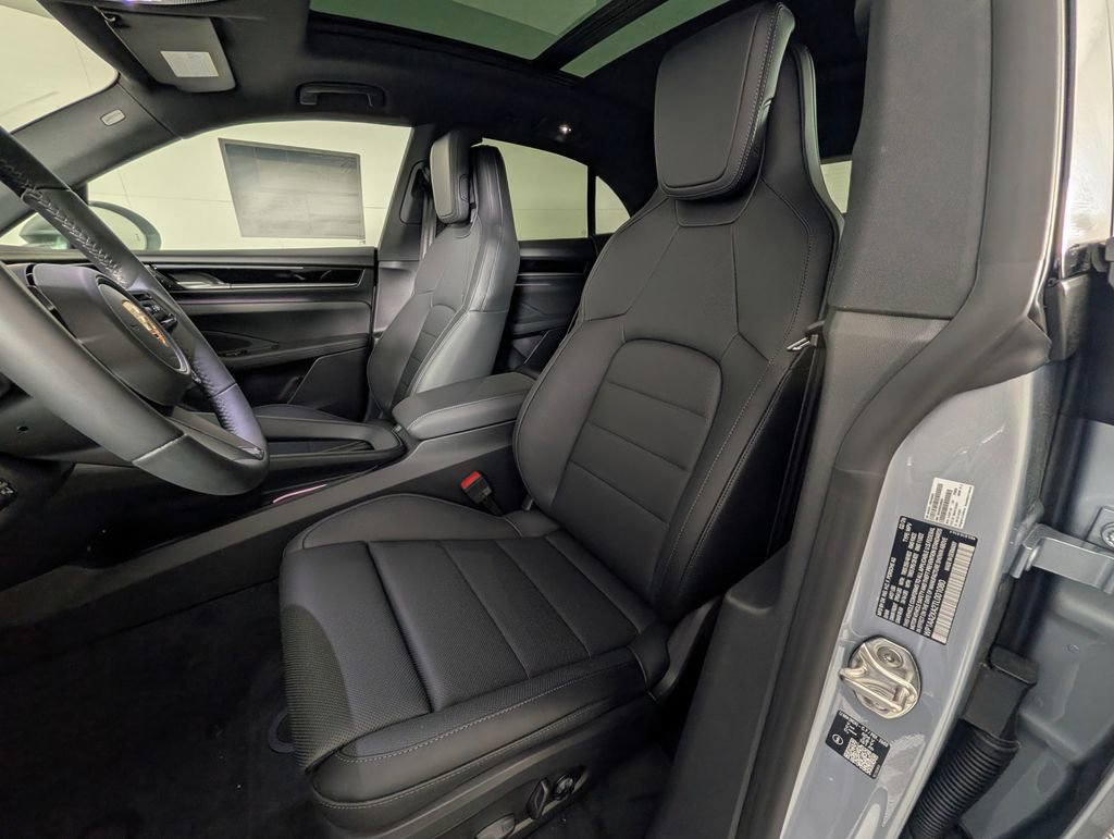 New 2026 Porsche Macan 4 Electric image 5