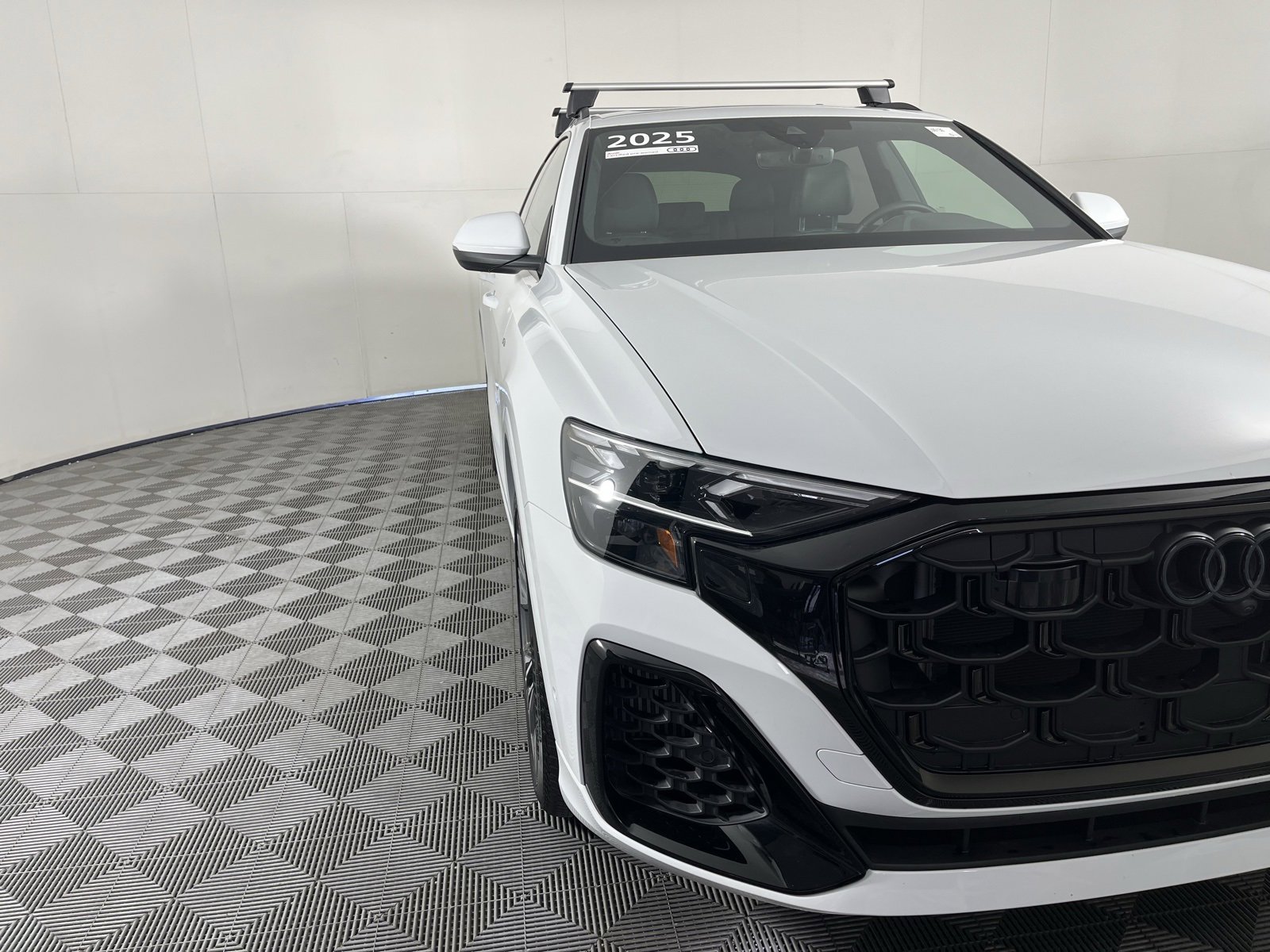 Certified 2025 Audi Q8 Premium Plus w/ Premium Plus Package image 4