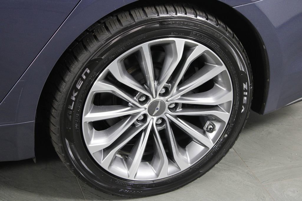 Used 2016 Hyundai Genesis 3.8 w/ Option Group 02 image 11