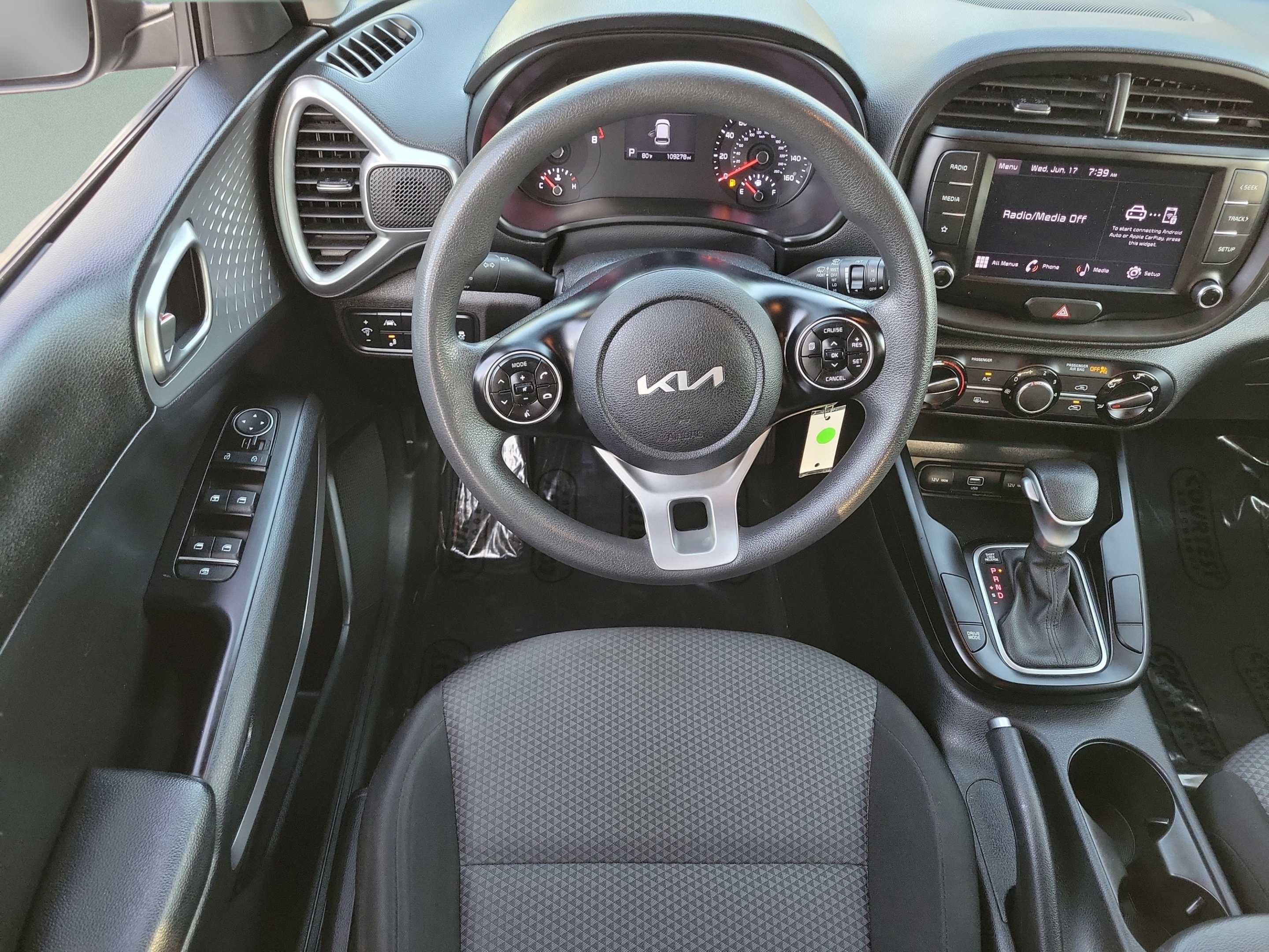Used 2022 Kia Soul LX w/ Technology Package FWD image 18