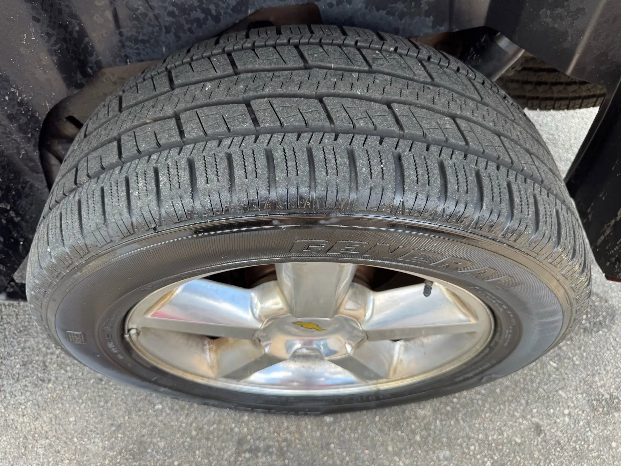 Used 2013 Chevrolet Suburban LT image 35