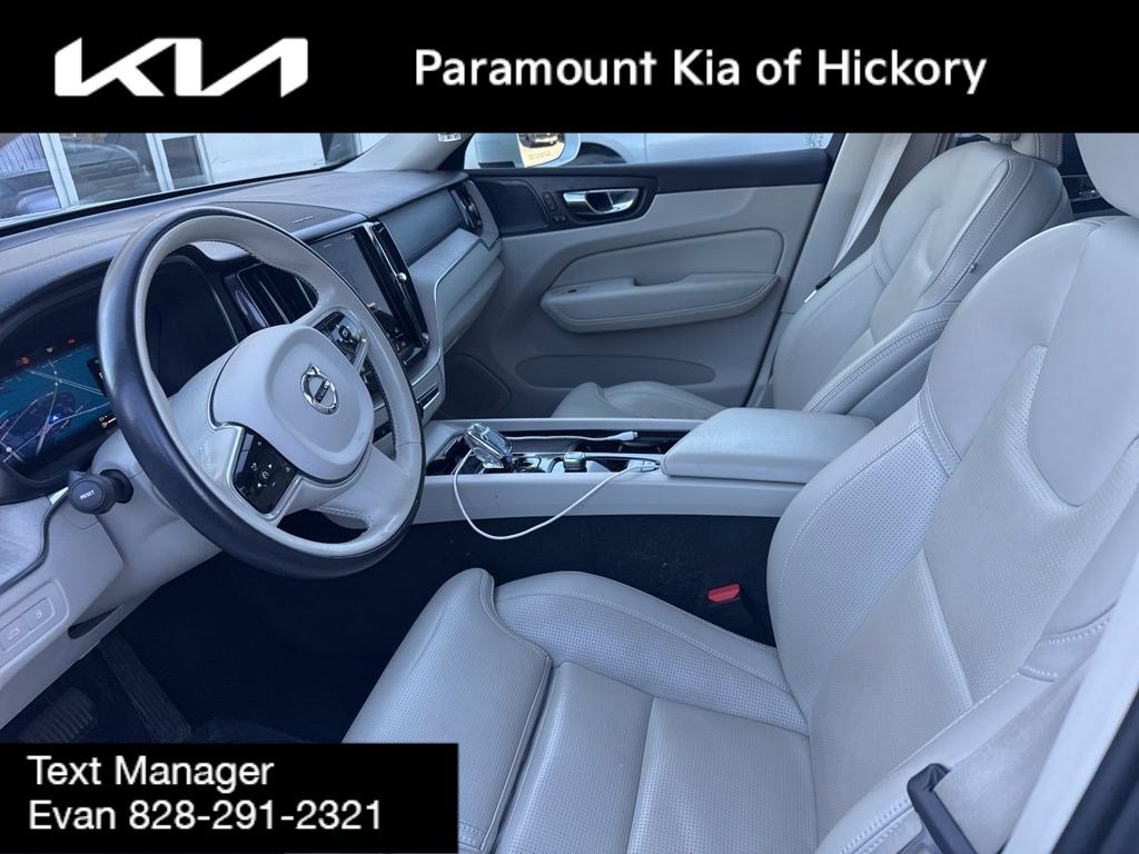 Used 2022 Volvo XC60 T8 Inscription image 10