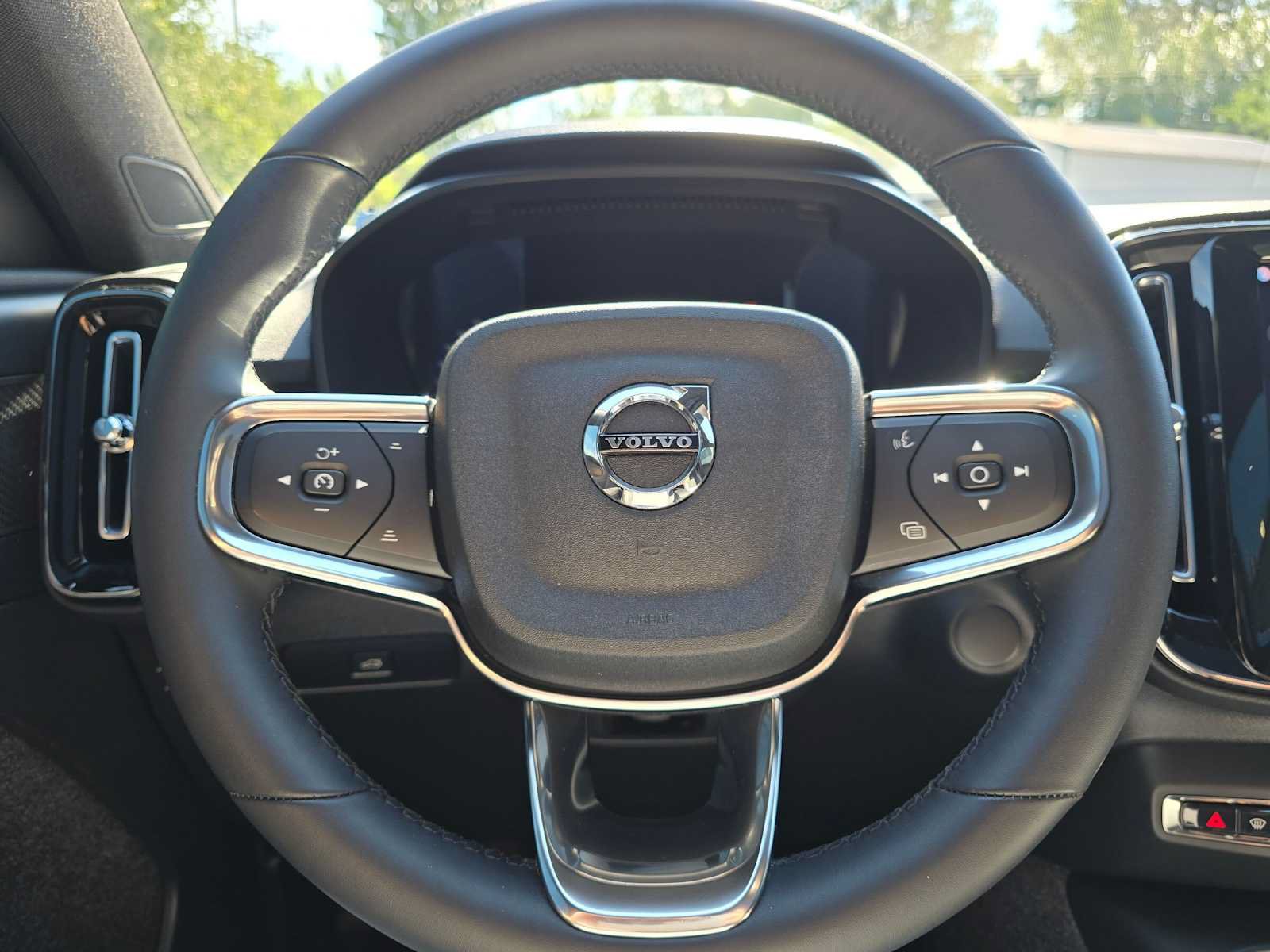 Certified 2023 Volvo C40 P8 Recharge Ultimate AWD/4WD image 25