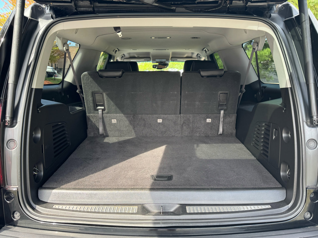 Used 2017 Chevrolet Suburban LT image 11