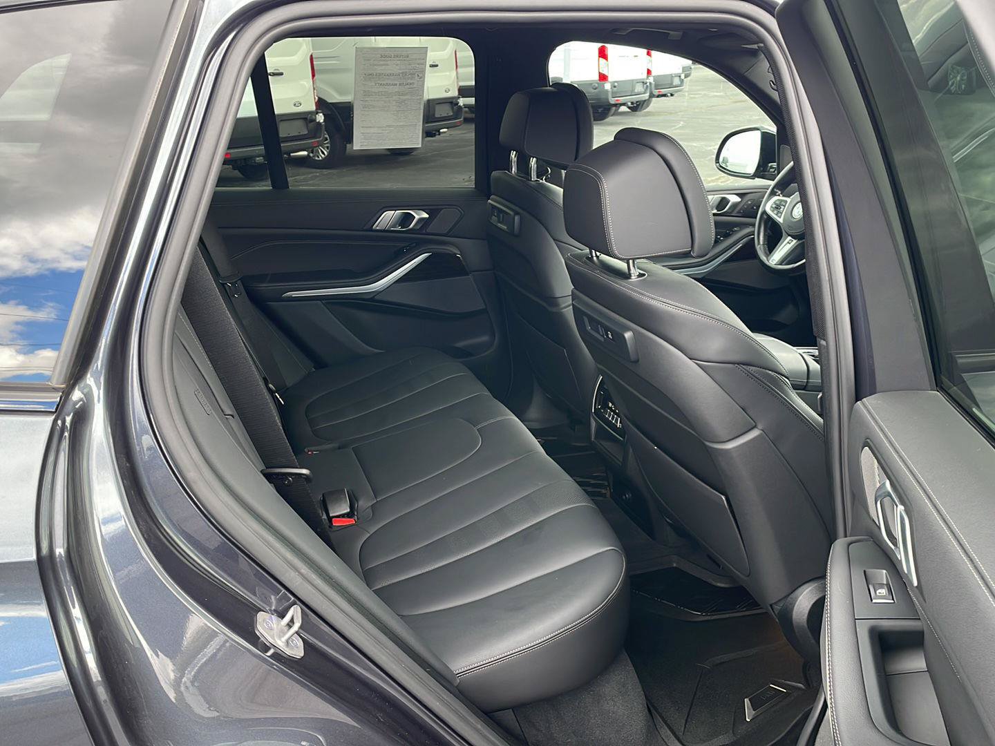 Used 2021 BMW X5 M50i AWD/4WD image 28