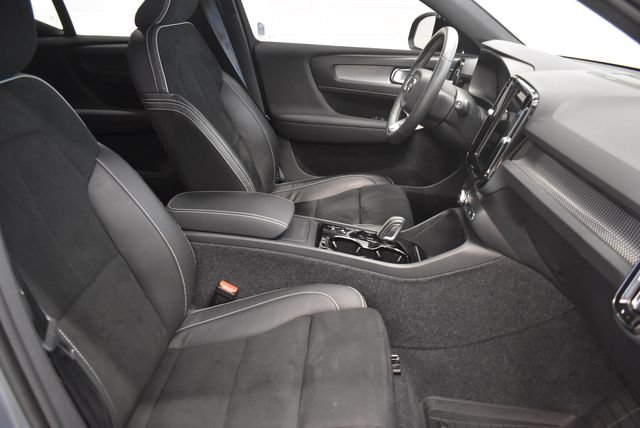 Used 2021 Volvo XC40 T5 R-Design w/ Advanced Package AWD/4WD image 19