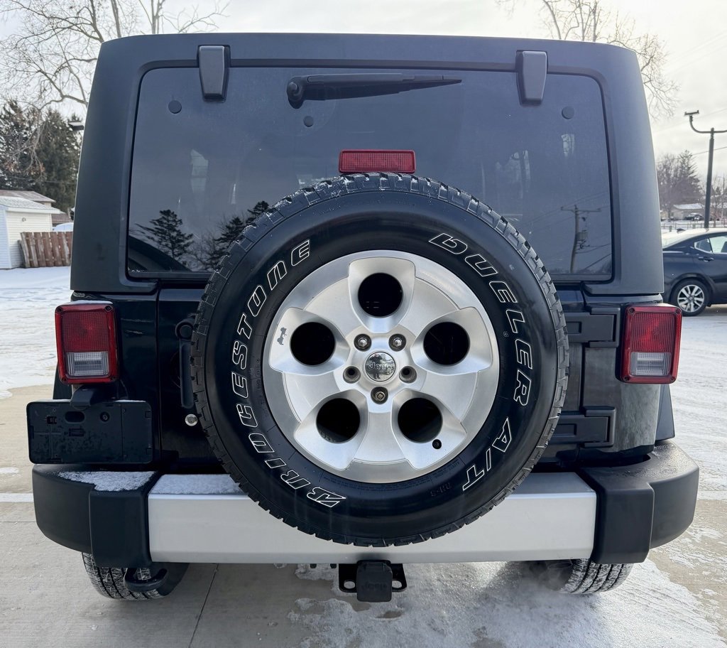 Used 2013 Jeep Wrangler Unlimited Sahara w/ Dual Top Group image 7