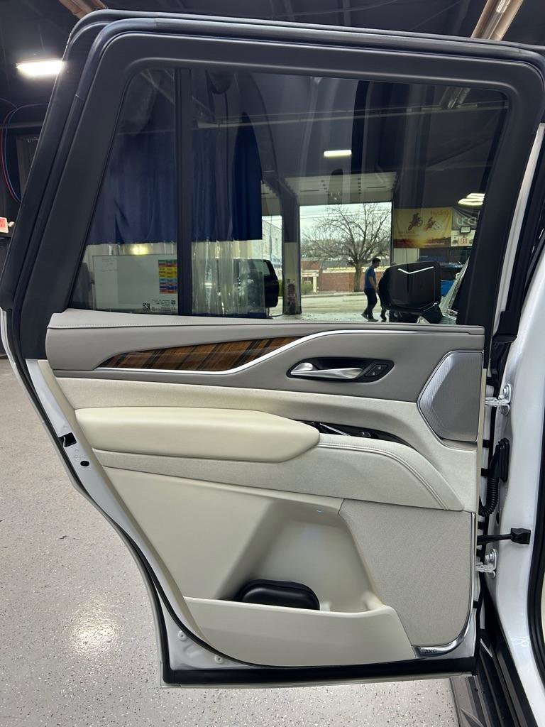 Used 2022 Cadillac Escalade Premium Luxury Platinum image 16