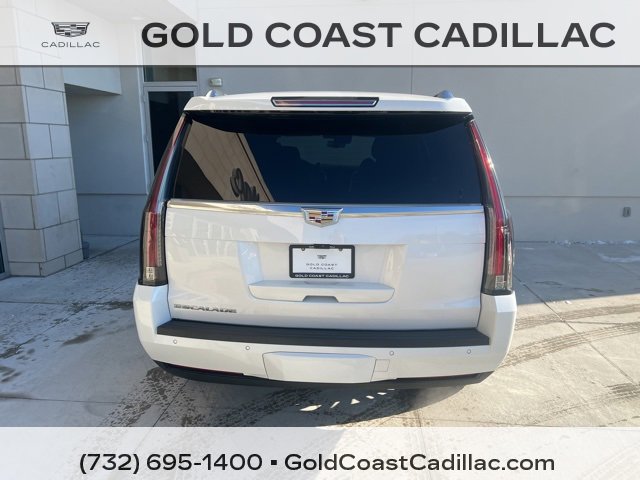 Used 2020 Cadillac Escalade Platinum image 3