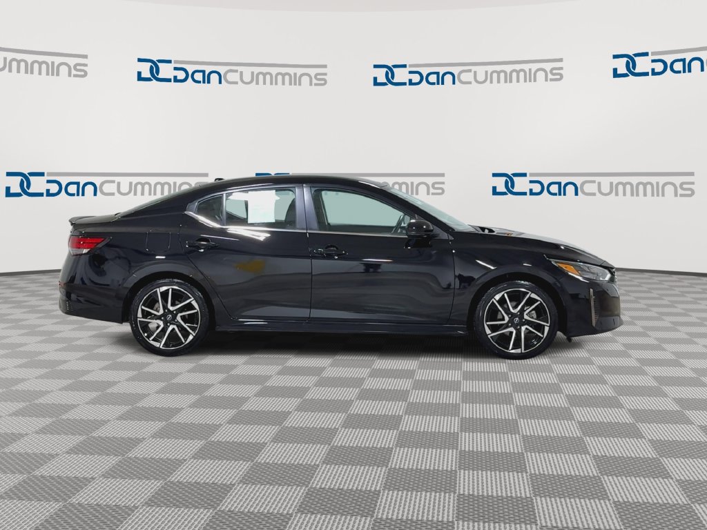 Used 2025 Nissan Sentra SR FWD image 9