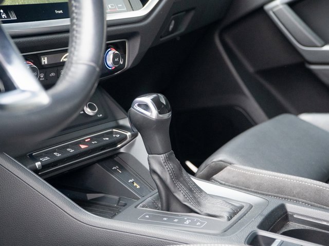 Used 2020 Audi Q3 2.0T Prestige w/ Prestige Package image 27