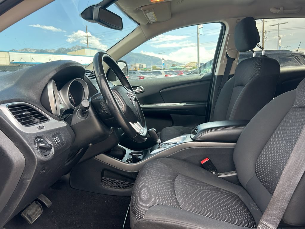 Used 2018 Dodge Journey SXT w/ Connectivity Group FWD image 25