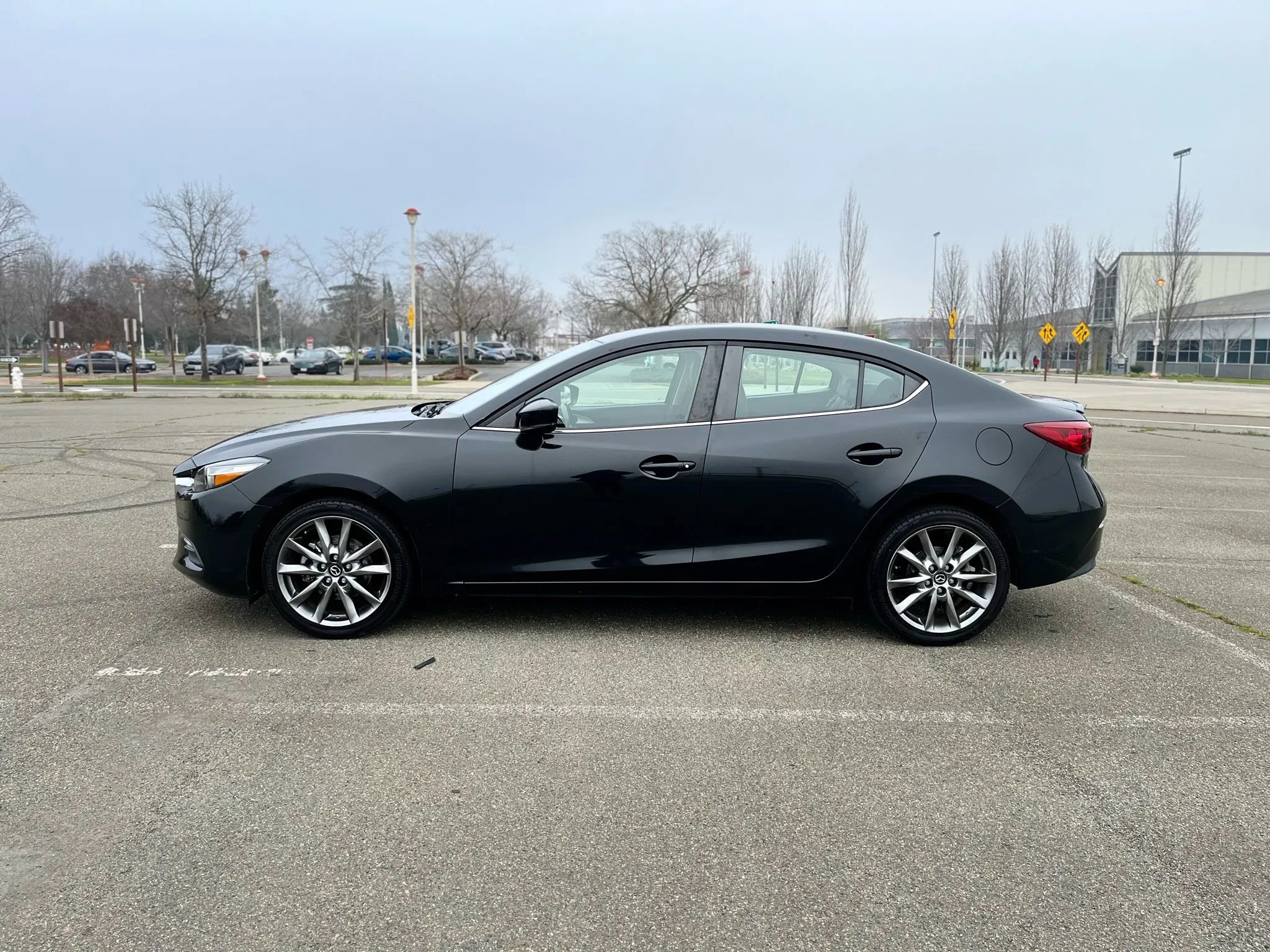 Used 2018 MAZDA MAZDA3 Touring image 8