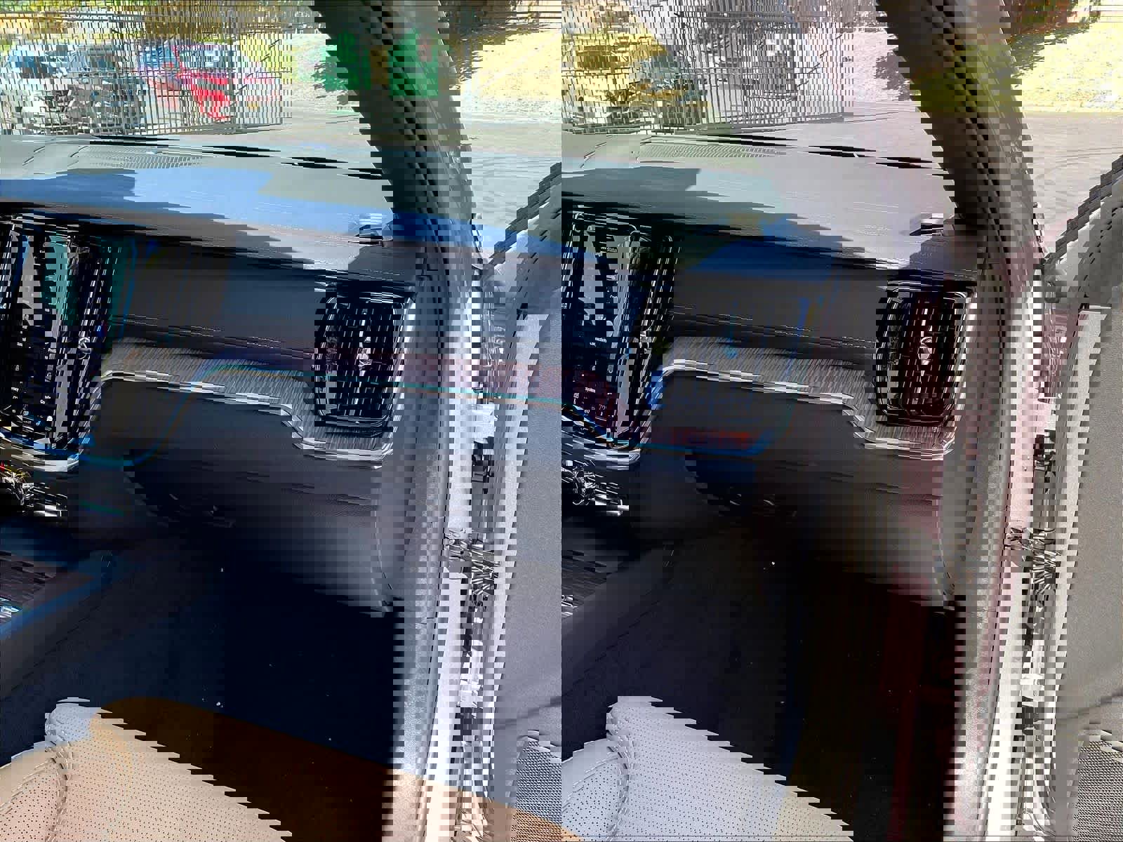 New 2026 Volvo V60 B5 Cross Country Ultra image 28